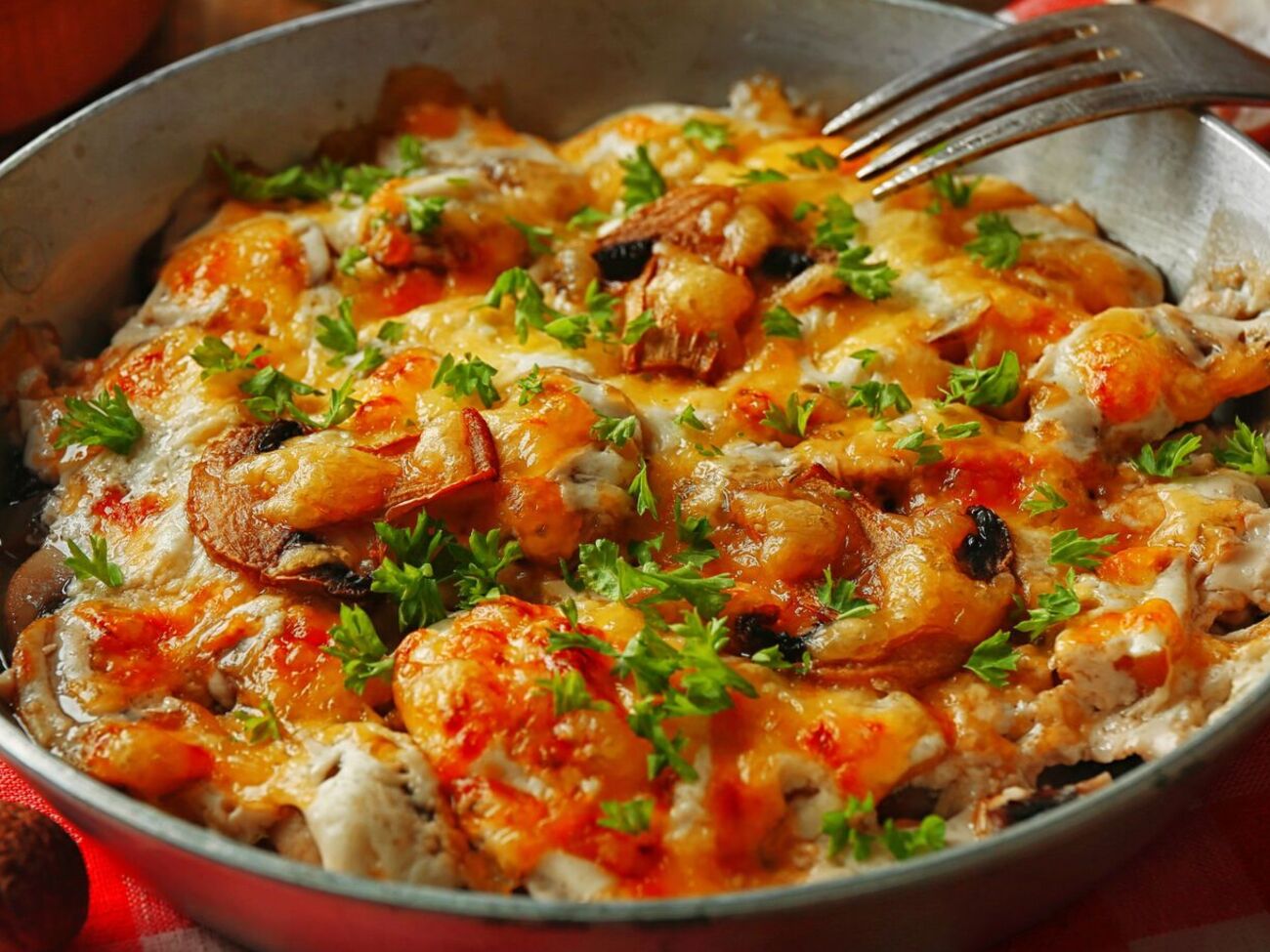 Клопотенко: Запекаю блюдо в одной большой форме так, чтобы хватило всем