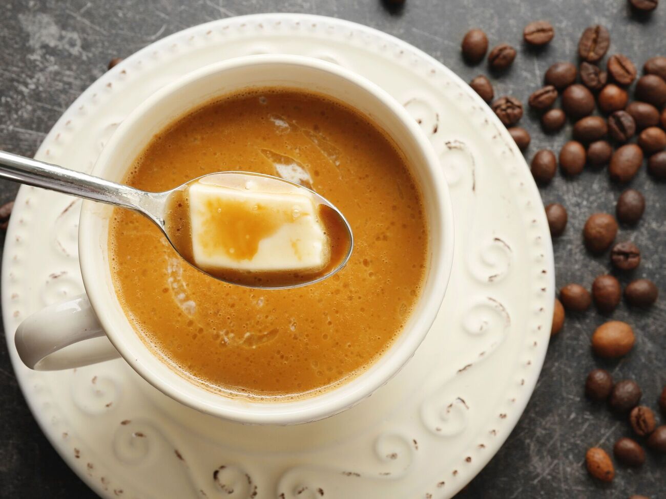 У розчинну каву кидати вершкове масло не треба