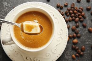 В растворимый кофе бросать сливочное масло не нужно