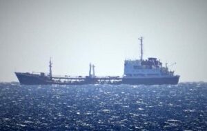 С базы в сирийском Тартусе вышло российское судно "Ельня"