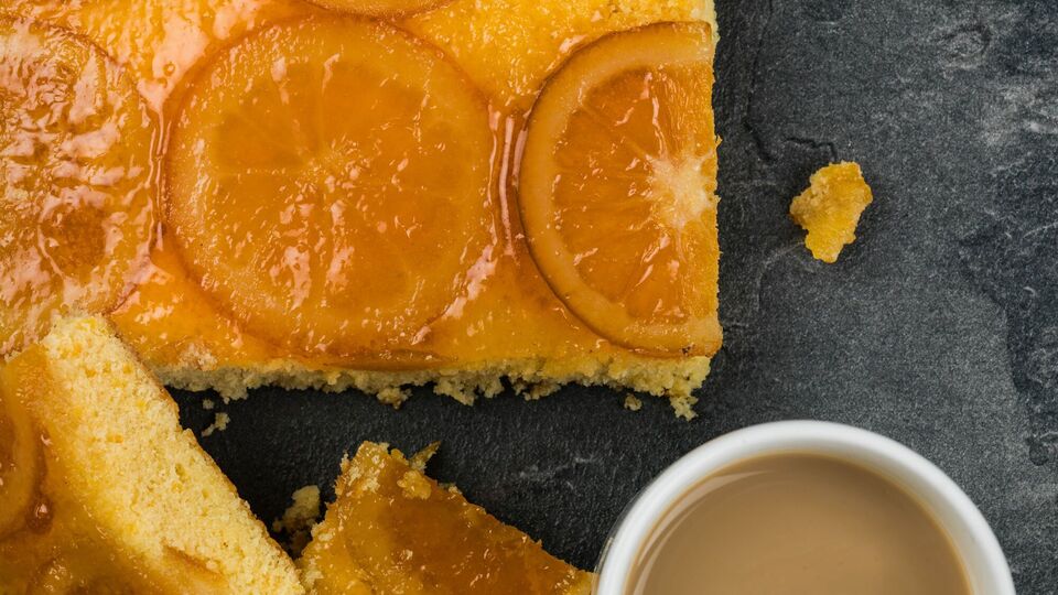 Пирог получается очень нежным и влажным