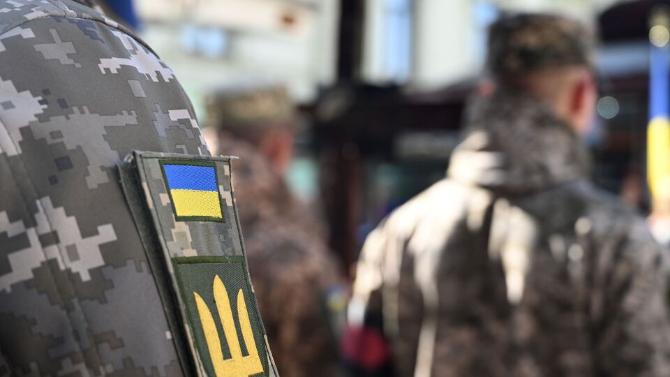 Украинцы, которым исполняется 17 лет, смогут стать на учет призывников с помощью электронного кабинета