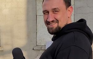 Денис Кошельник был участником шоу "Холостяк"