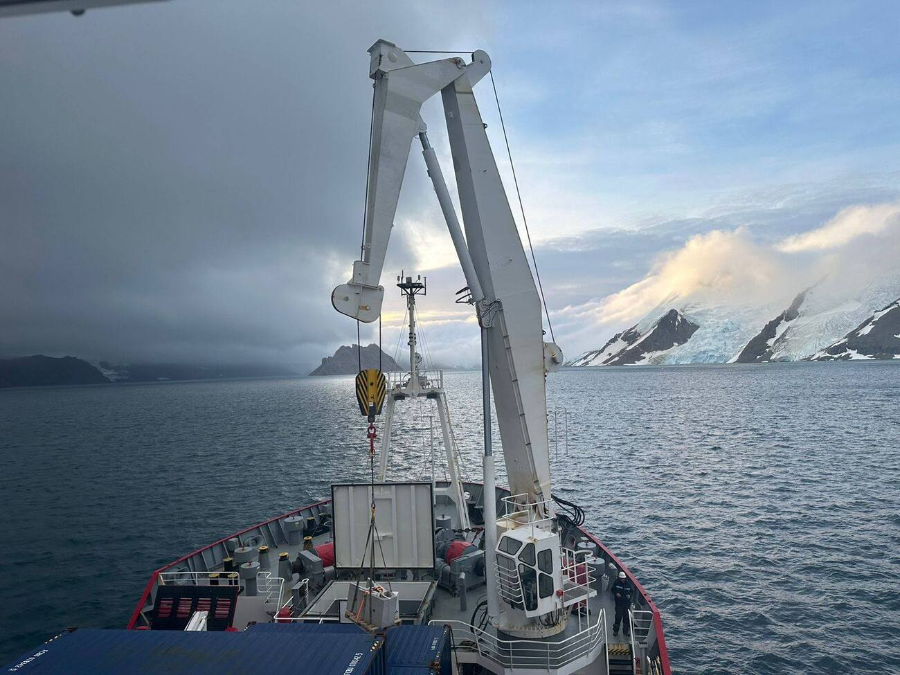 "Ноосферу" разгружают, сообщили в антарктическом центре