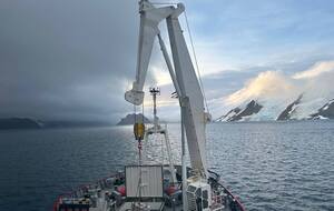 "Ноосферу" разгружают, сообщили в антарктическом центре