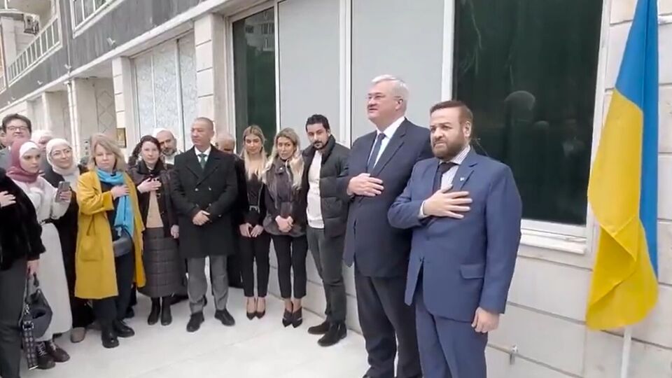 Сибіга 30 грудня підняв український прапор над почесним консульством України в Дамаску