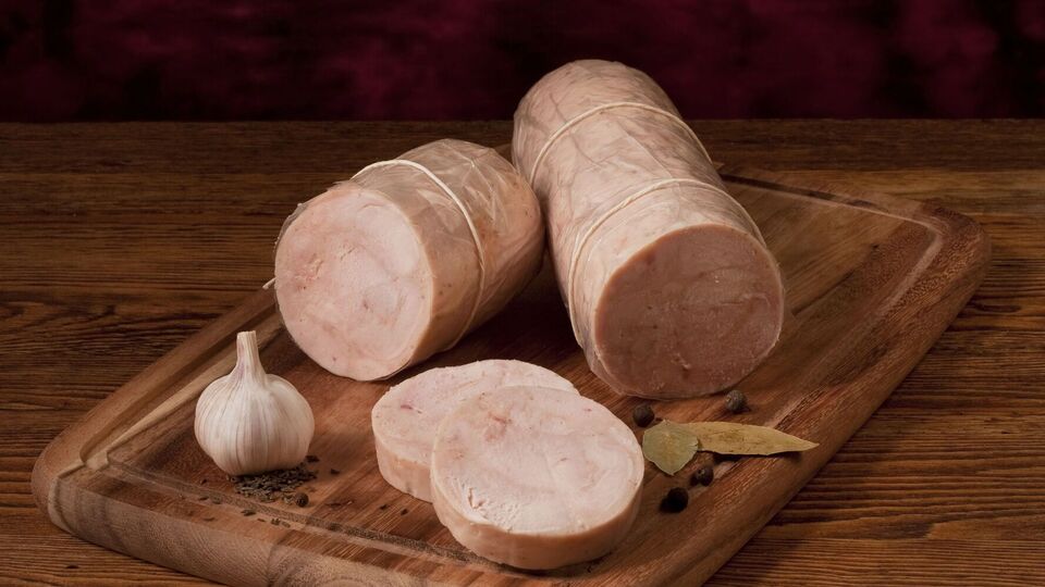 Рулет можна подавати за годину після приготування