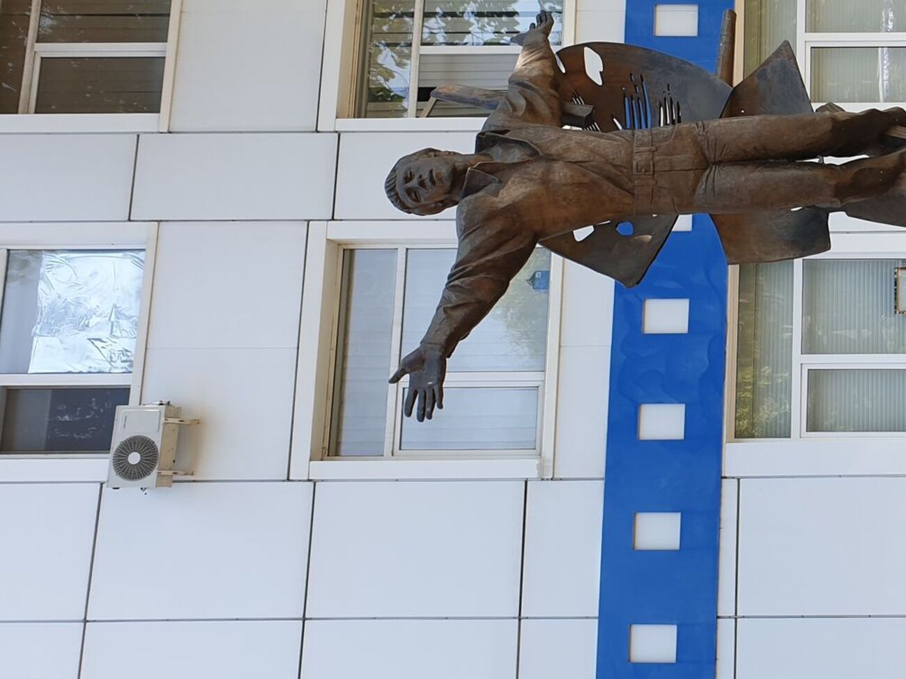 Знести фігуру міськвиконком дозволив ще у вересні