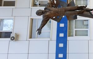 Знести фігуру міськвиконком дозволив ще у вересні