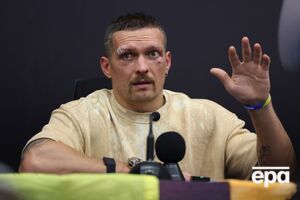 У ніч на 22 грудня Усик захистив чемпіонські пояси WBA, WBO і WBC