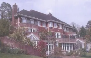 "Виллу Танглвуд", принадлежавшую Сергею и Елене Тищенко, продали по процедуре банкротства