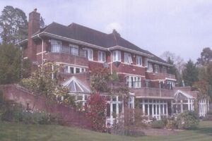 "Виллу Танглвуд", принадлежавшую Сергею и Елене Тищенко, продали по процедуре банкротства