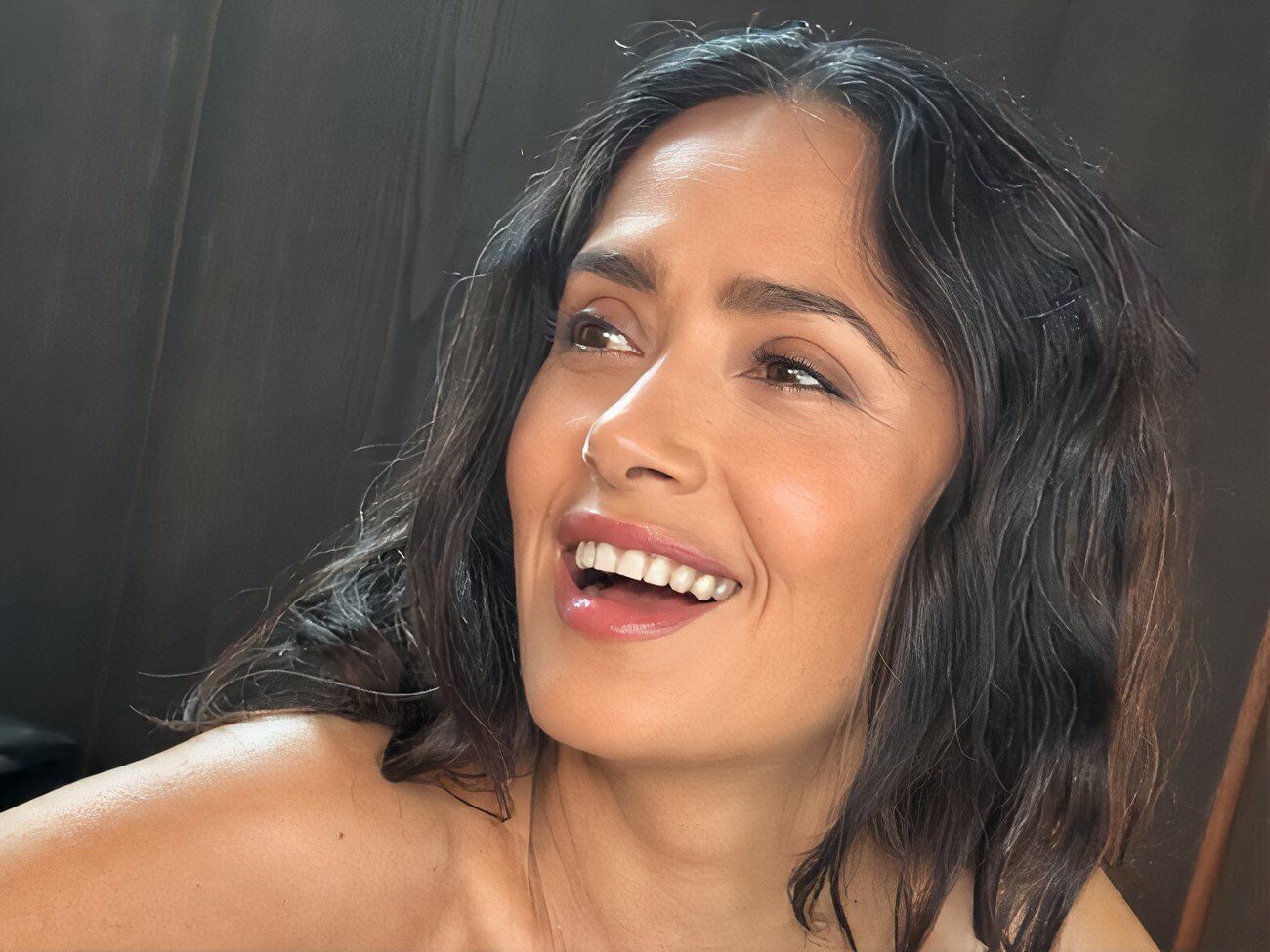 Хайек показала закулисье съемки