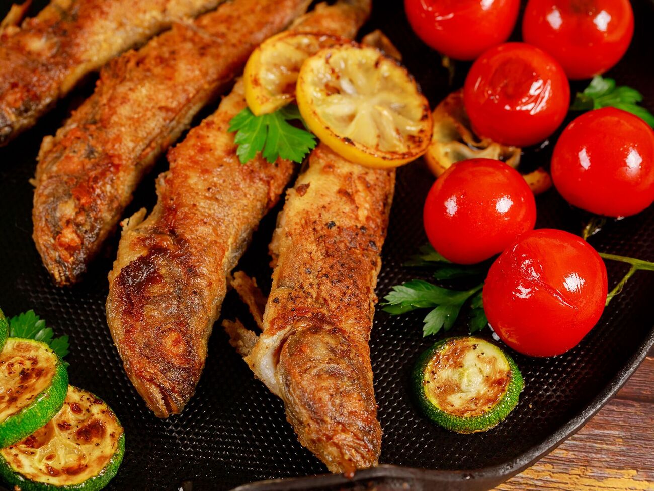 Этот метод панировки рыбы защитит от подгорания муки