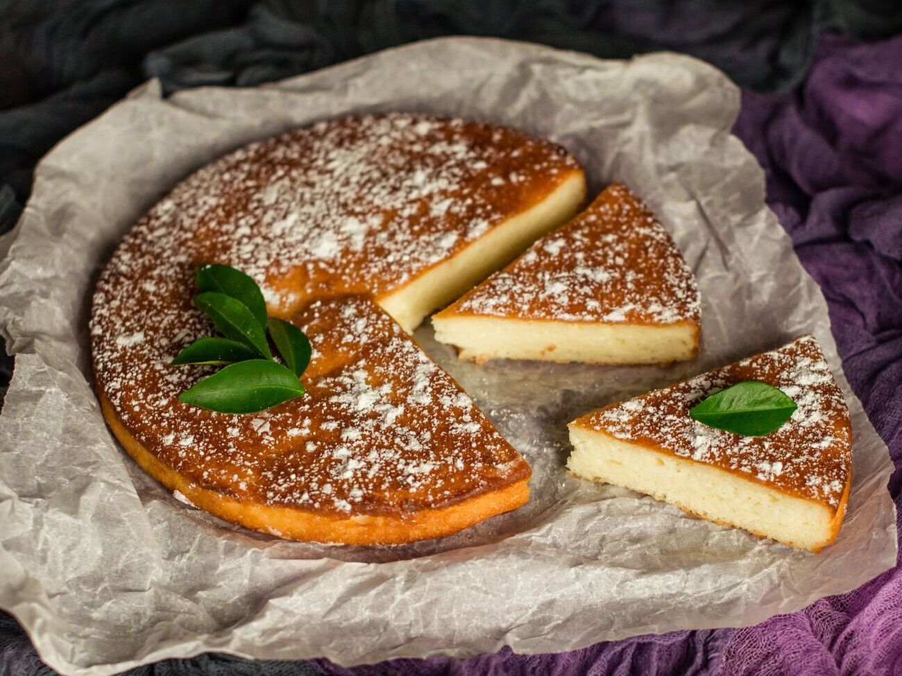 Запеканку перед подачей можно присыпать сахарной пудрой