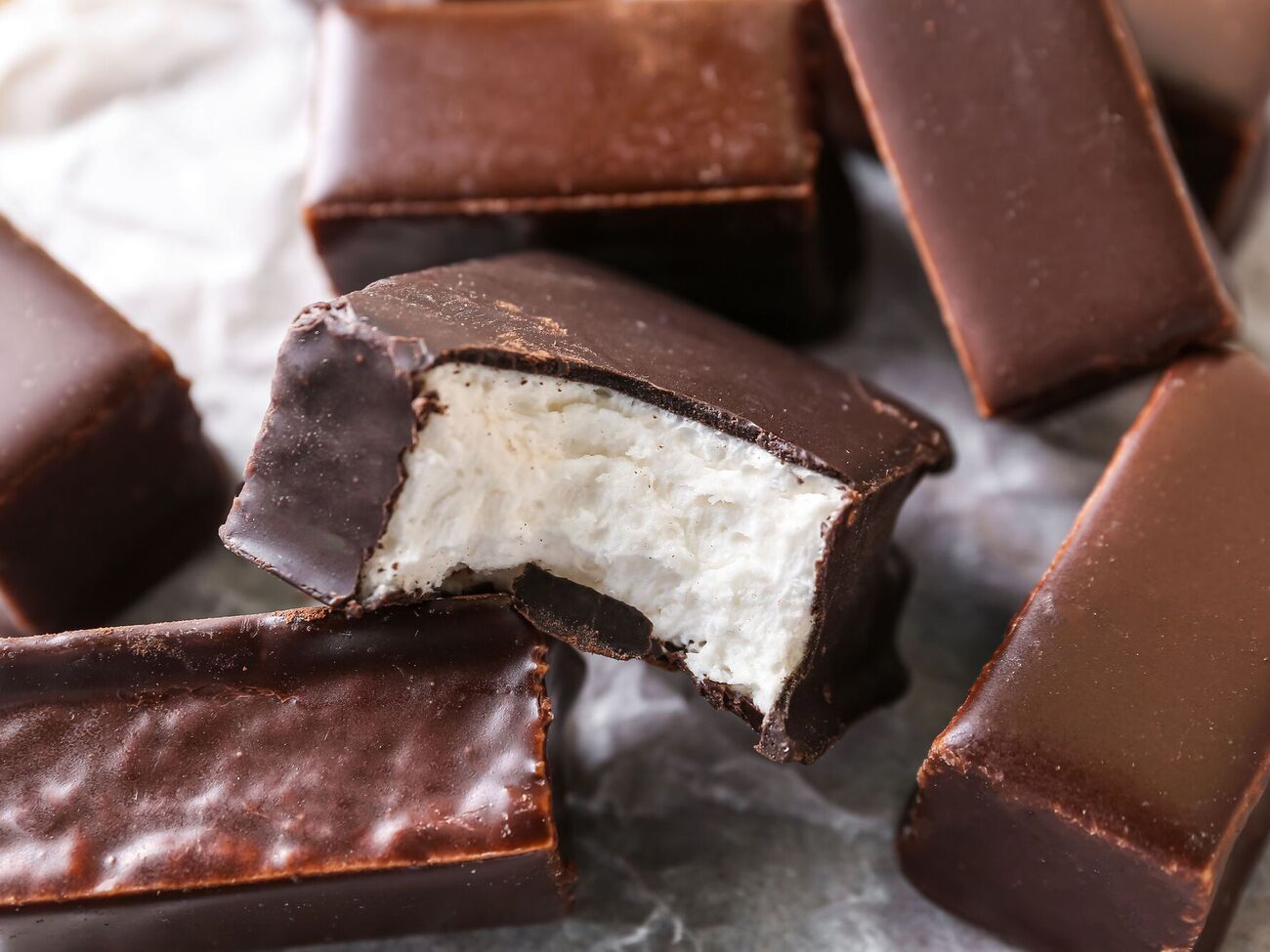 "Птичье молоко" покрывают глазурью