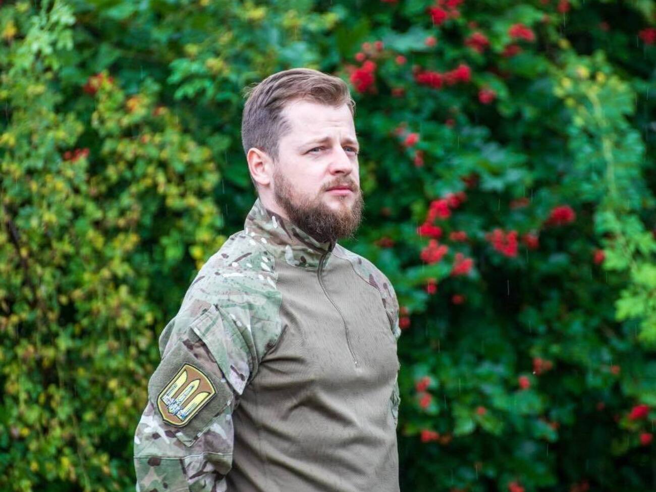 Военные отдали два автомобиля, чтобы собрать средства на свои подразделения