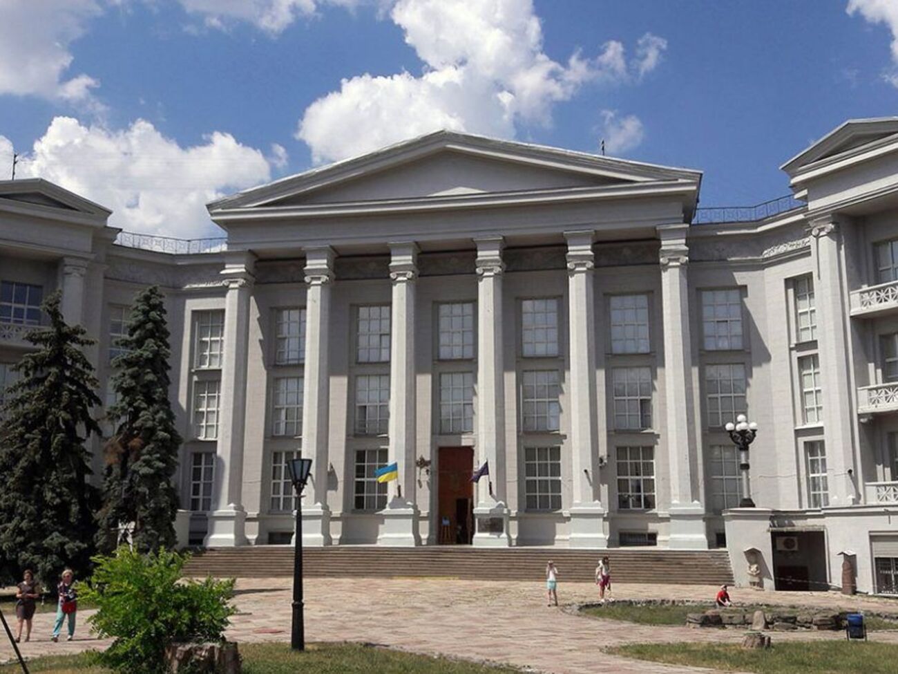 Директор музея "потерялся" в командировке, написала депутат