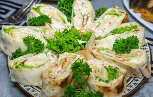 По желанию готовый ролл с креветками можно поджарить