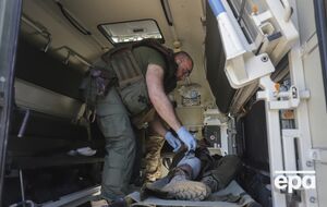 Согласно решению СНБО, медики смогут переходить на боевые должности по собственному желанию