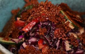 К салату нужно добавить запеченный рис