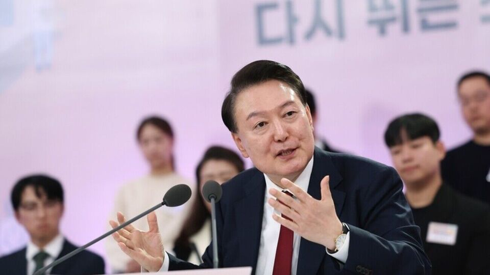 Полиция и прокуратура Южной Кореи начали расследование в отношении президента