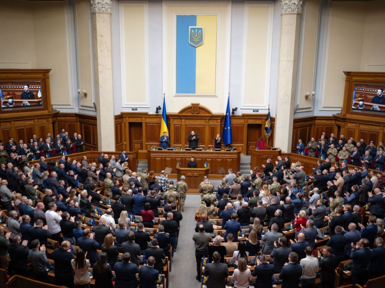 В Раде теперь 401 нардеп