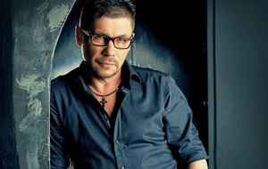 По словам жены Лесика, за его жизнь первое время боролись медики, которые пришли на концерт