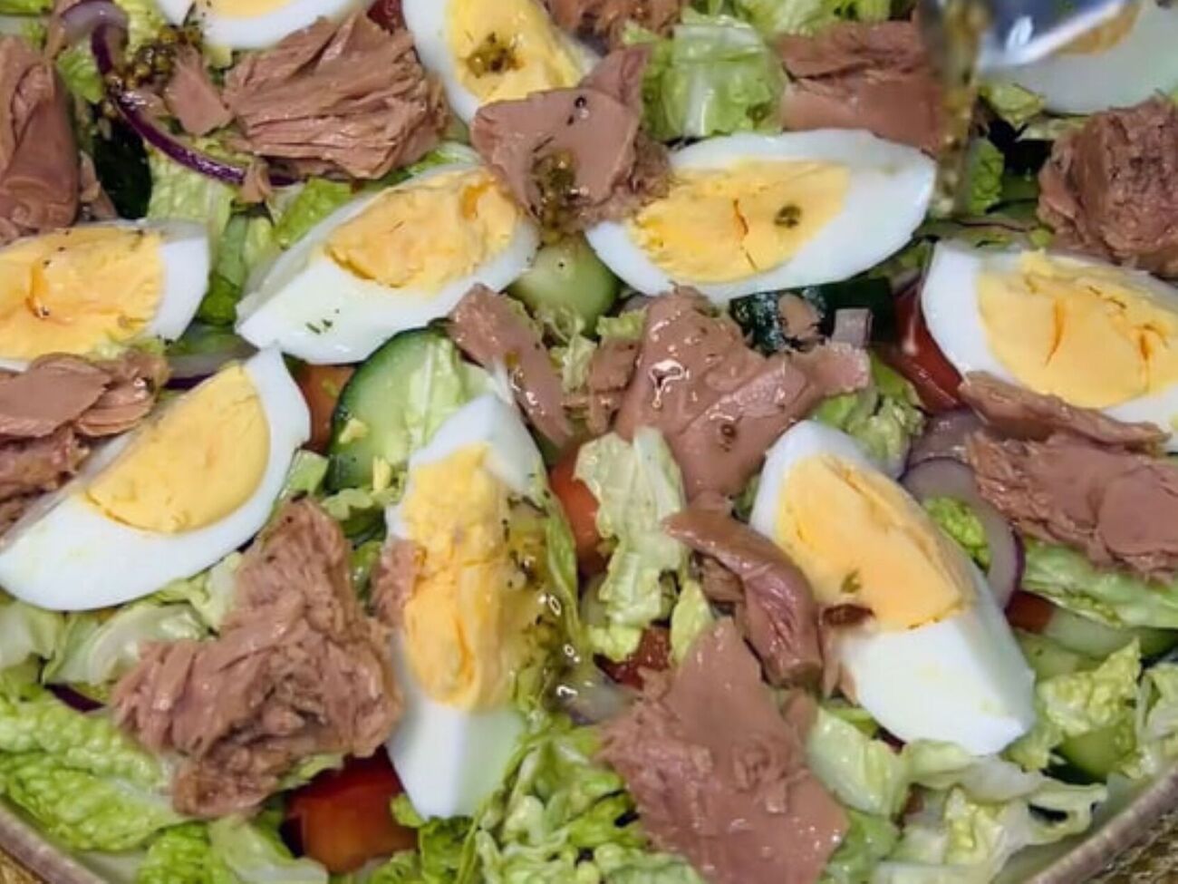 Добавьте это к горчице – и получится заправка для салата из пекинской капусты и тунца. Рецепт соуса