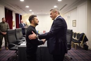 Зеленський прибув у Париж сьогодні