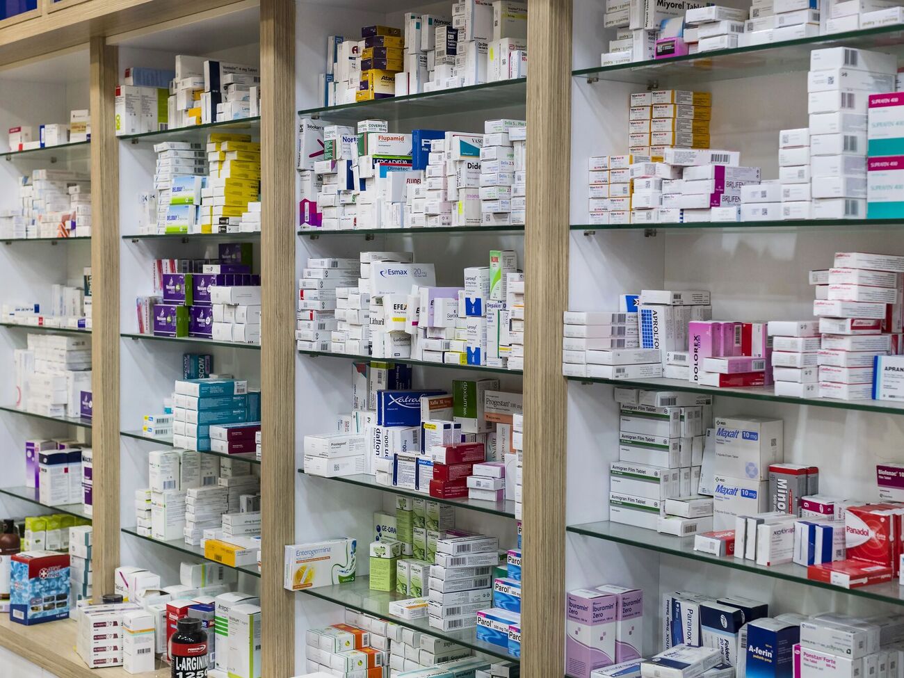 Дві компанії є лідерами постачань медикаментів у роздрібні мережі, заявив політолог Постернак
