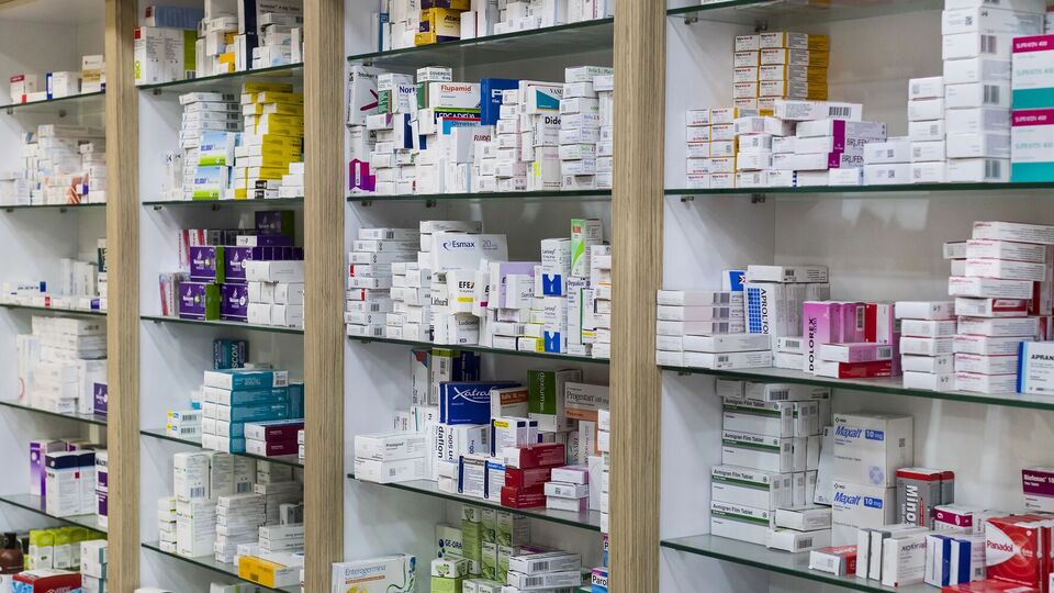 Дві компанії є лідерами постачань медикаментів у роздрібні мережі, заявив політолог Постернак