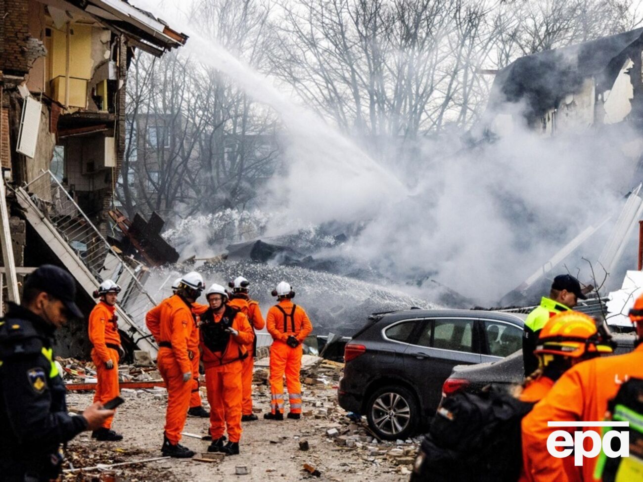 Взрывов было два