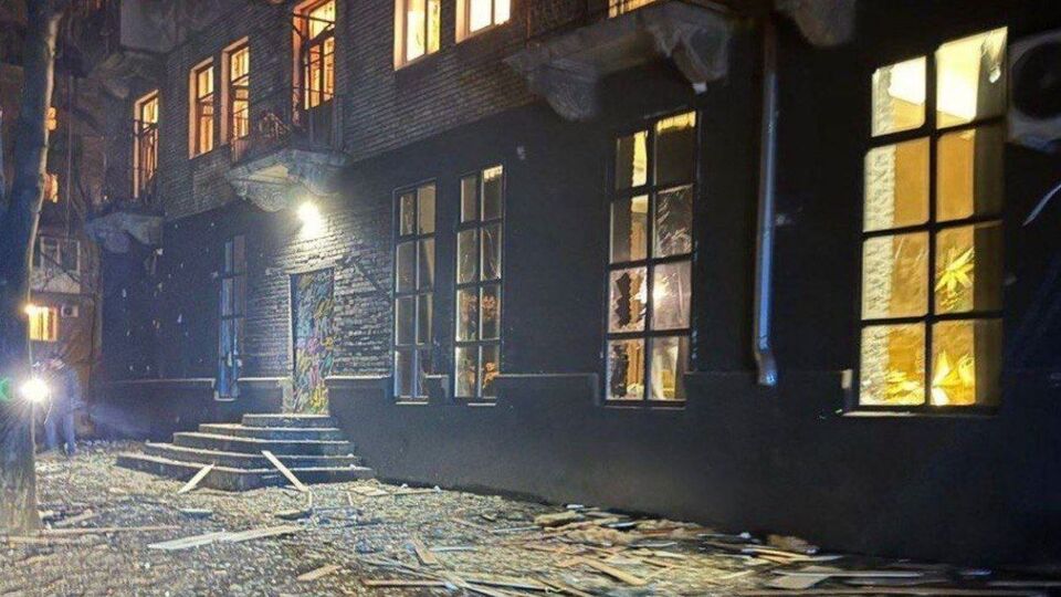 У Кам'янському вибило вікна у п'яти будинках