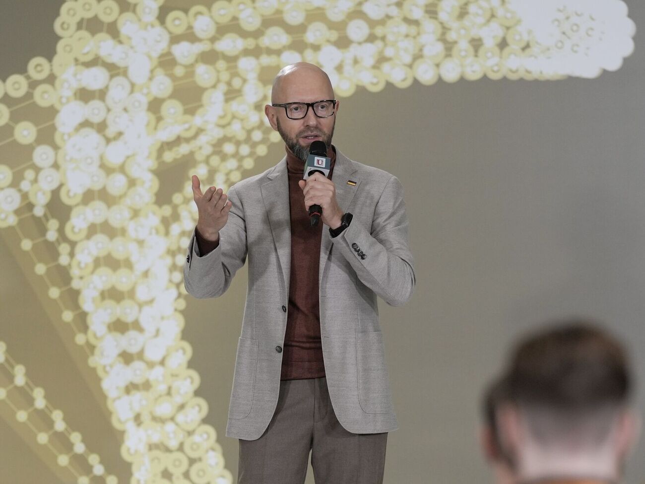 Режим тиранов Асадов, державших Сирию при поддержке России 54 года, пал. Режим Путина также падет