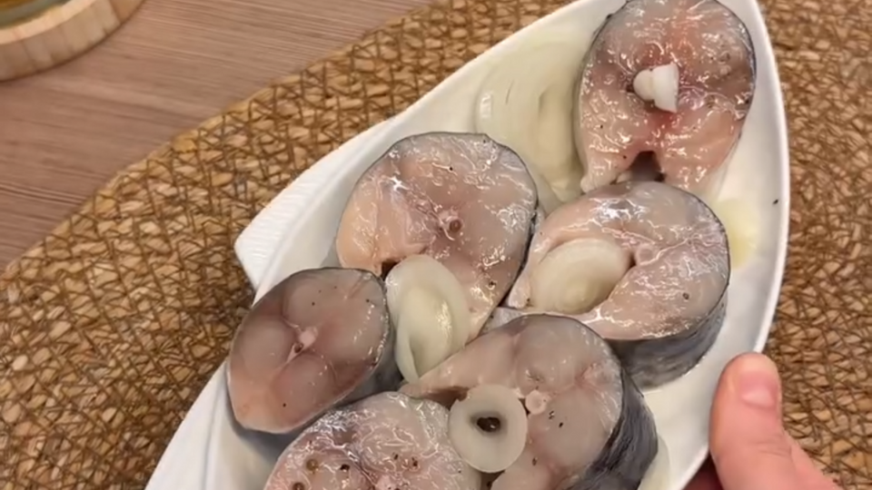 Рыба должна мариноваться 12 часов