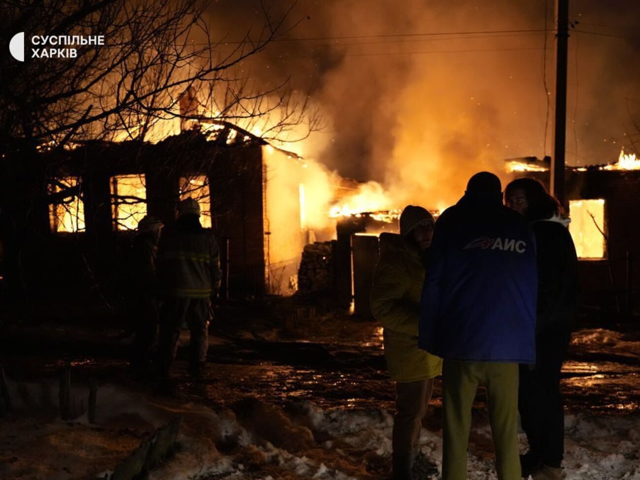 Попадание дрона в АЗС вызвало сильный пожар в Харькове