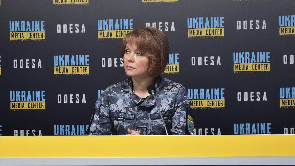 Кілька російських дронів ударили по припортовій інфраструктурі на півдні Одеської області, зазначила Гуменюк