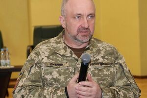 Кабмін звільнив Павлюка з Міноборони "у зв'язку з переходом на іншу роботу"