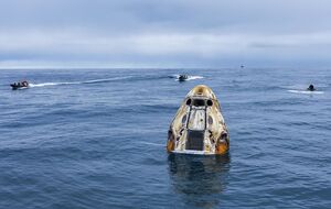 Космический корабль приводнился в Атлантическом океане