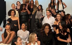 Участие в съемке в том числе приняли Уинфри, Кэмпбелл, Сайрус и Хайек