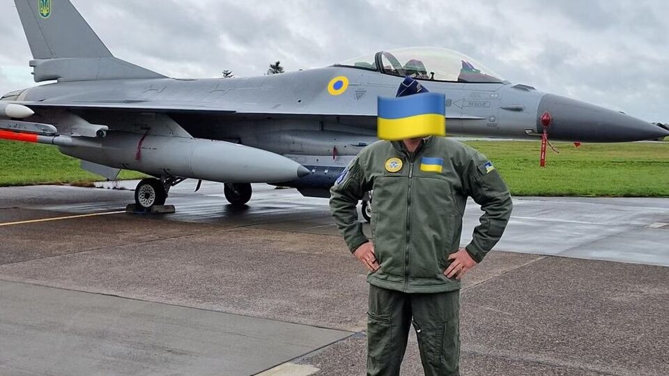 Українські пілоти навчаються на F-16, зазначив Ігнат