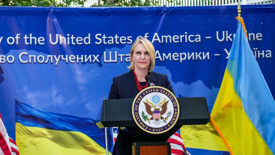 Бринк: Наши сердца вместе с Харьковом