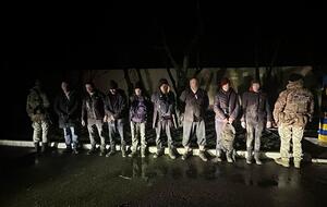 Чоловіків зупинили за кілометр від кордону, зазначили в ДПСУ