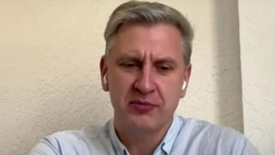 ЗМІ пишуть, що Антонов перебуває за межами РФ