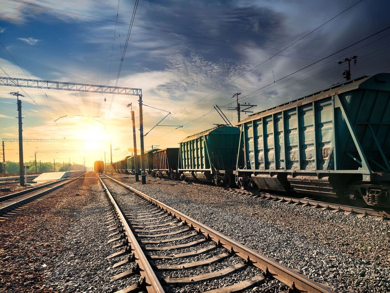 Оккупанты соединили вагоны в 30-километровую цепь