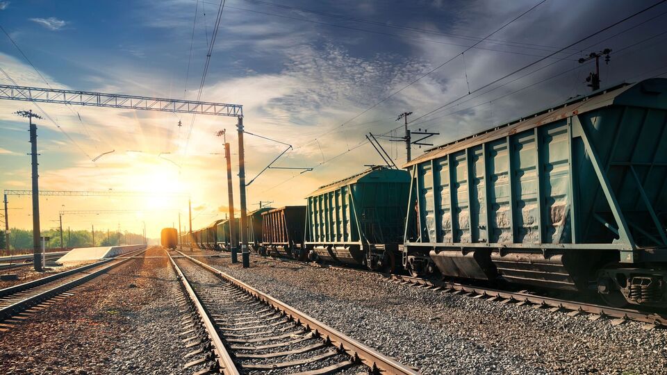 Оккупанты соединили вагоны в 30-километровую цепь