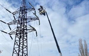 В городе продолжаются восстановительные работы