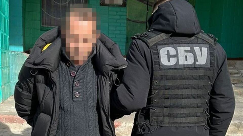 Фігурант облаштував спостережний пункт у гаражі поблизу залізничної станції