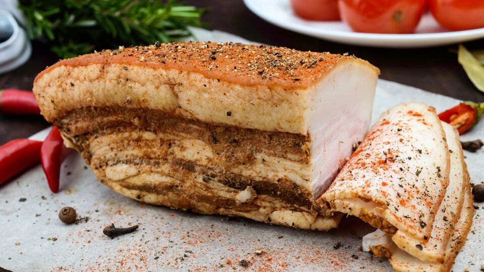 Запекать можно любое сало, в том числе с мясом